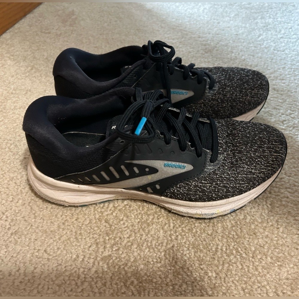 Brooks Running Shoes Women’s size 6.5